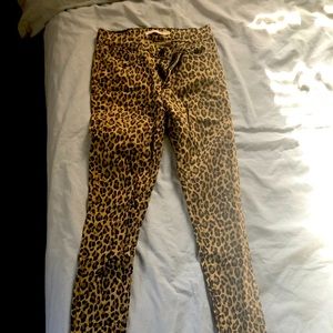 Levi 720 super skinny high rise leopard print jeans size 25